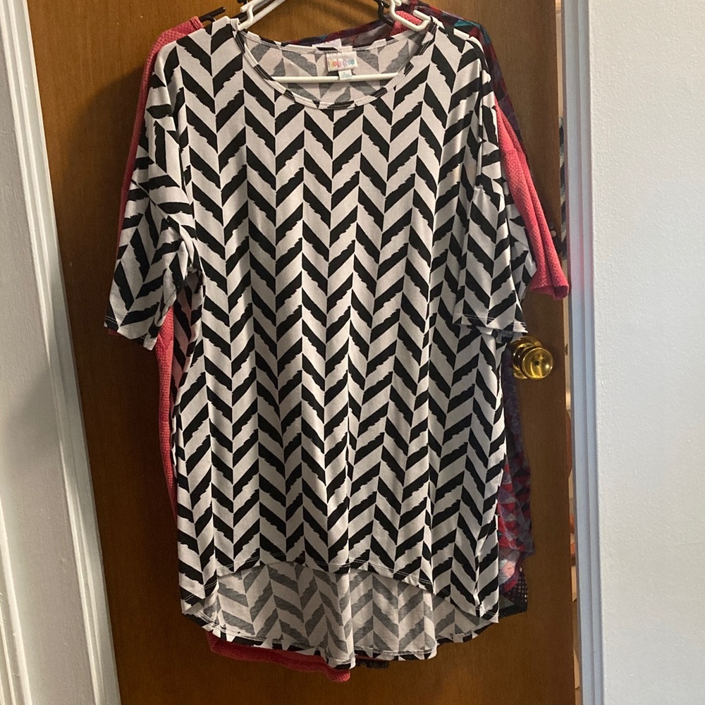 LuLaRoe Black and White Chevron Tunic